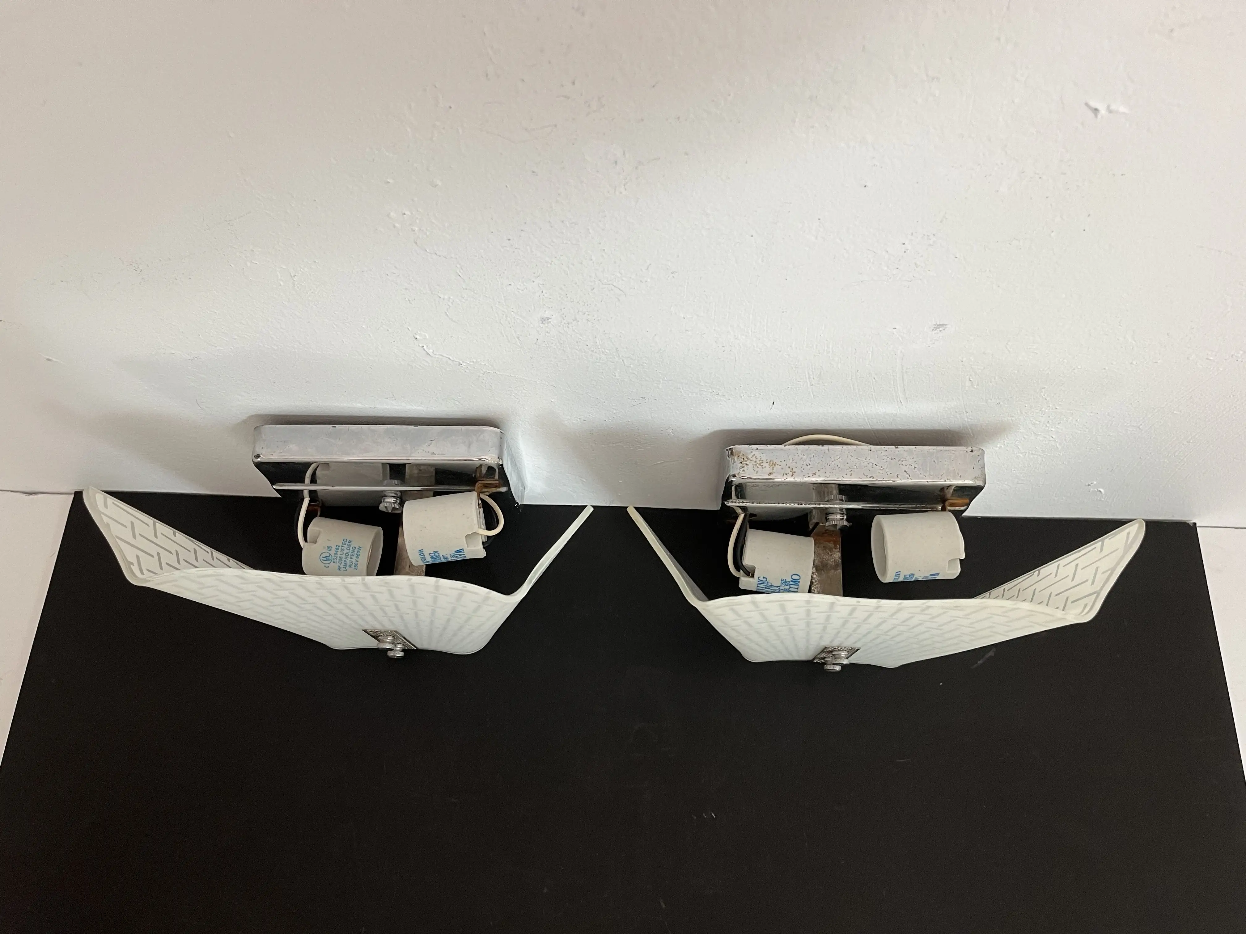 Modern Wavy Wall Lights, Pair 3 Modern Wavy Wall Lights, Pair