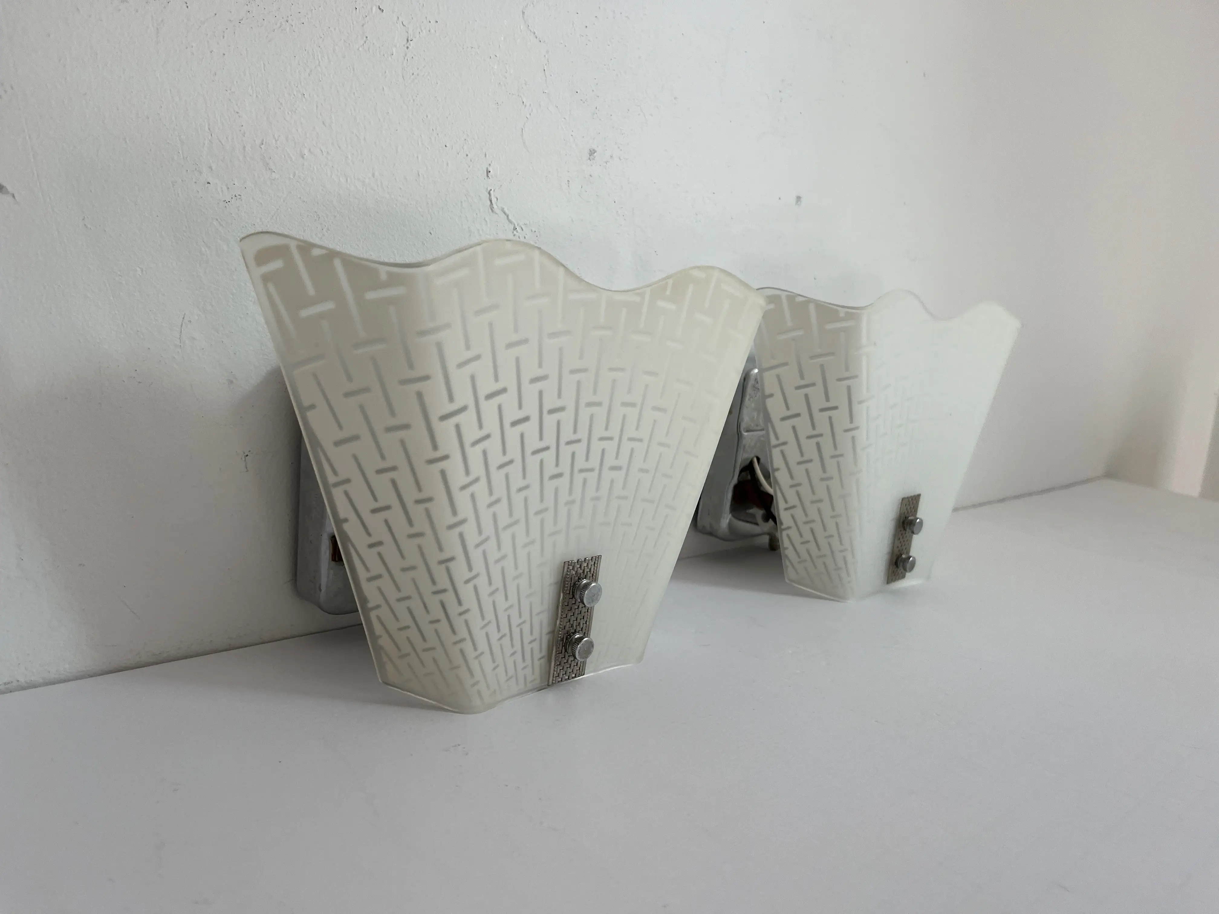 Modern Wavy Wall Lights, Pair 6 Modern Wavy Wall Lights, Pair